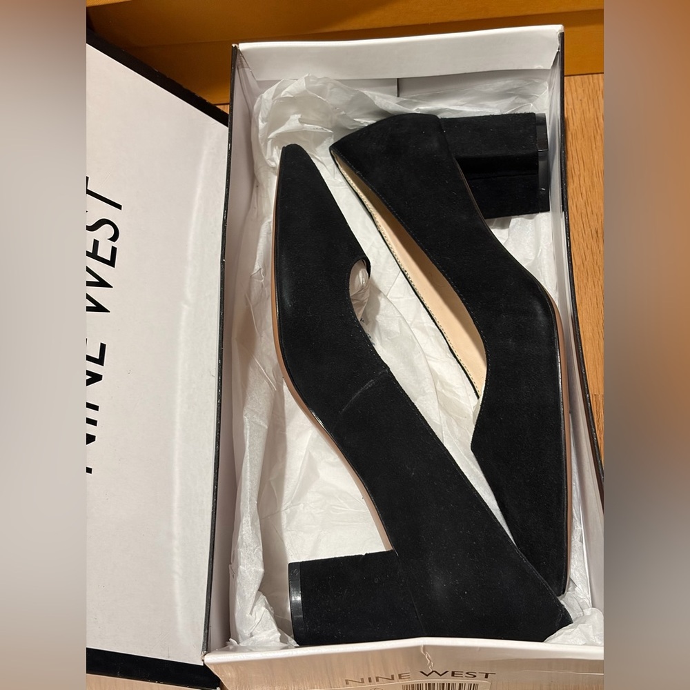 Nine West 7IKE Black Suede Pointed Toe Block Heels Size 7 M - Picture 6 of 7